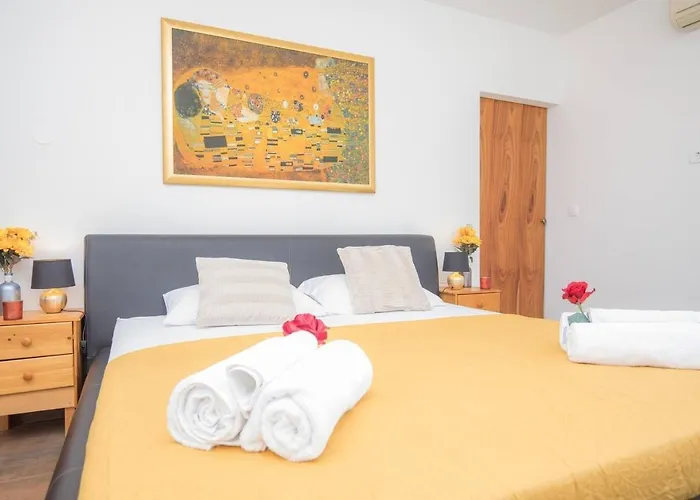 Luxury With A Swimming Pool Vrpolje, - 21843 * Šibenik