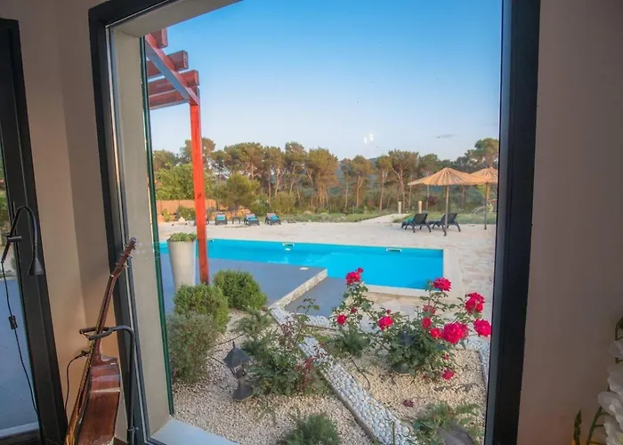 Villa Luxury With A Swimming Pool Vrpolje, - 21843 Šibenik